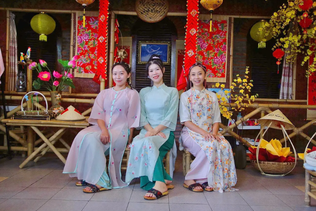 Tour Xích Lô Nha Trang: Trải Nghiệm Áo Dài Truyền Thống